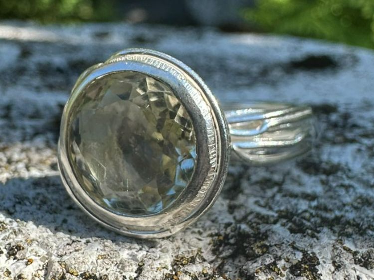 Olga Ribler Bagues: Prasiolith Ring Silber hellgrün  Unikat 54 – Neuf (Voir description) à Luzern par Schmuckoutlet