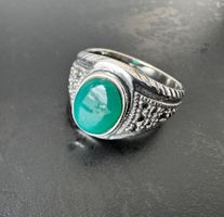 Ring Silber mit grünem Stein und Markasiten. Vintage.