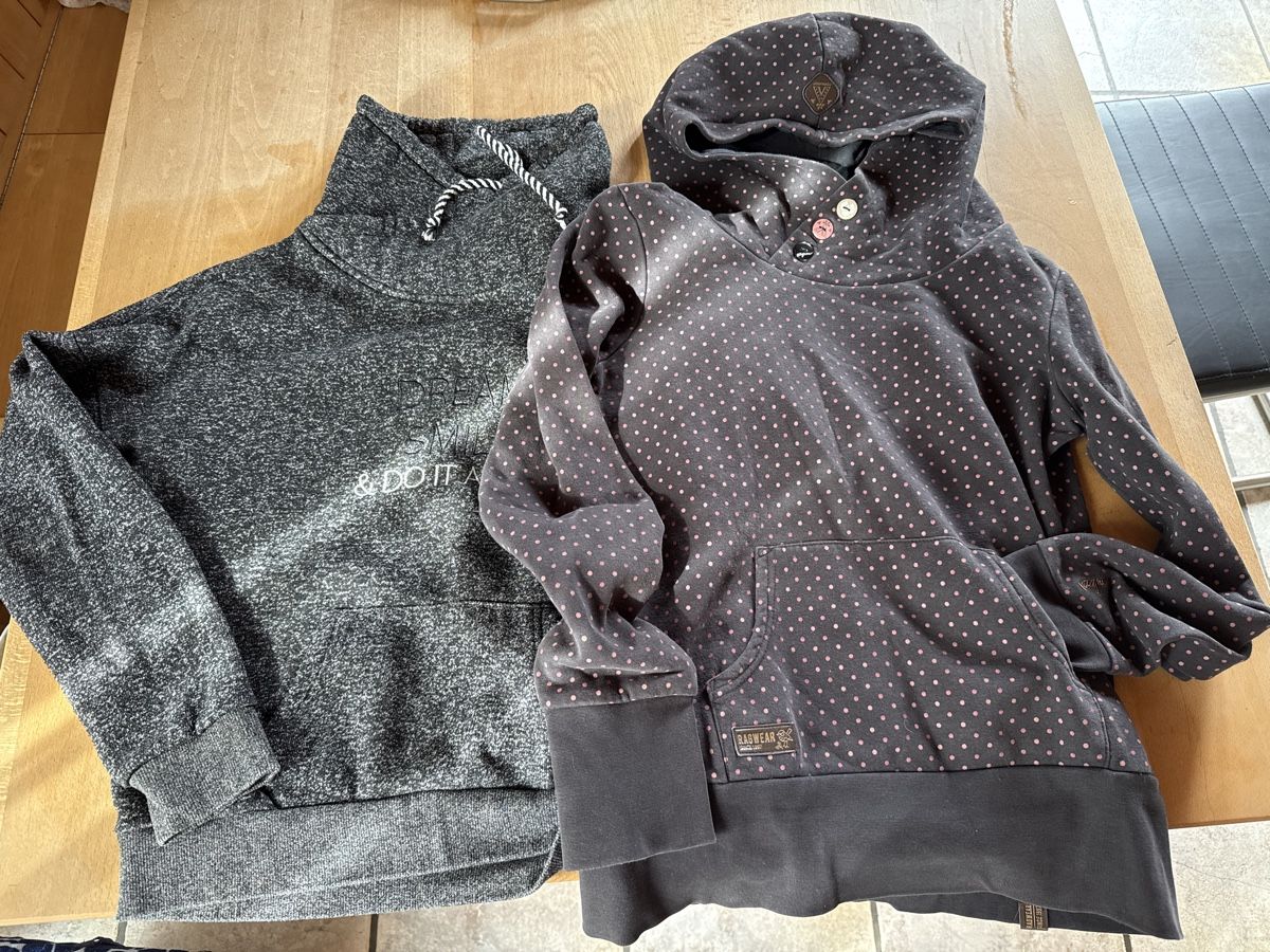 Maglioni & Felpe: 2 Pullover Grösse S – Usato da Dettighofen (Lengwil) venduto da Dolol