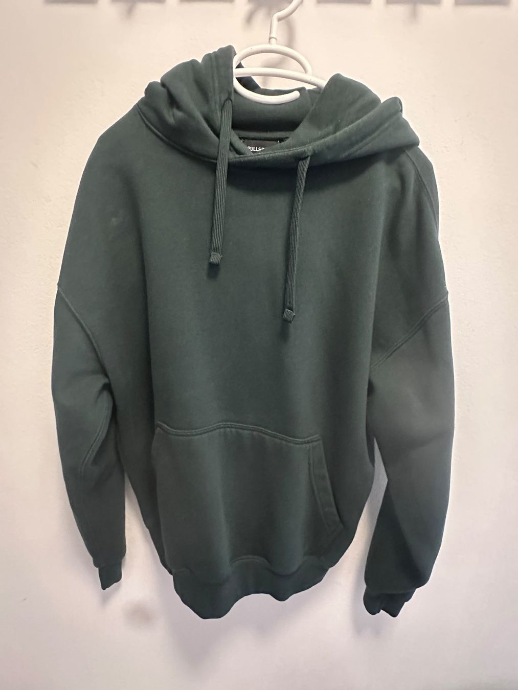 Pulls & Sweat-shirts: Kapuzenpullover grün- Gr. M – D'occasion à Basel par san_2jbt