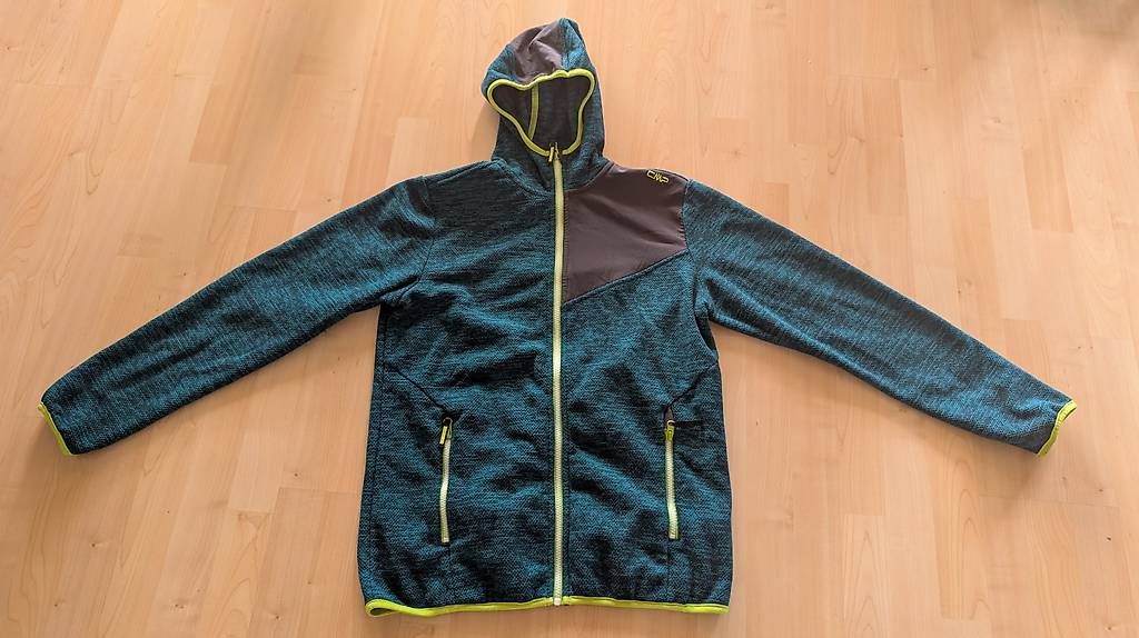 Jacken: Weiche Strickfleece Outdoorjacke Gr.176 – Gebraucht aus Baar von Foscolio