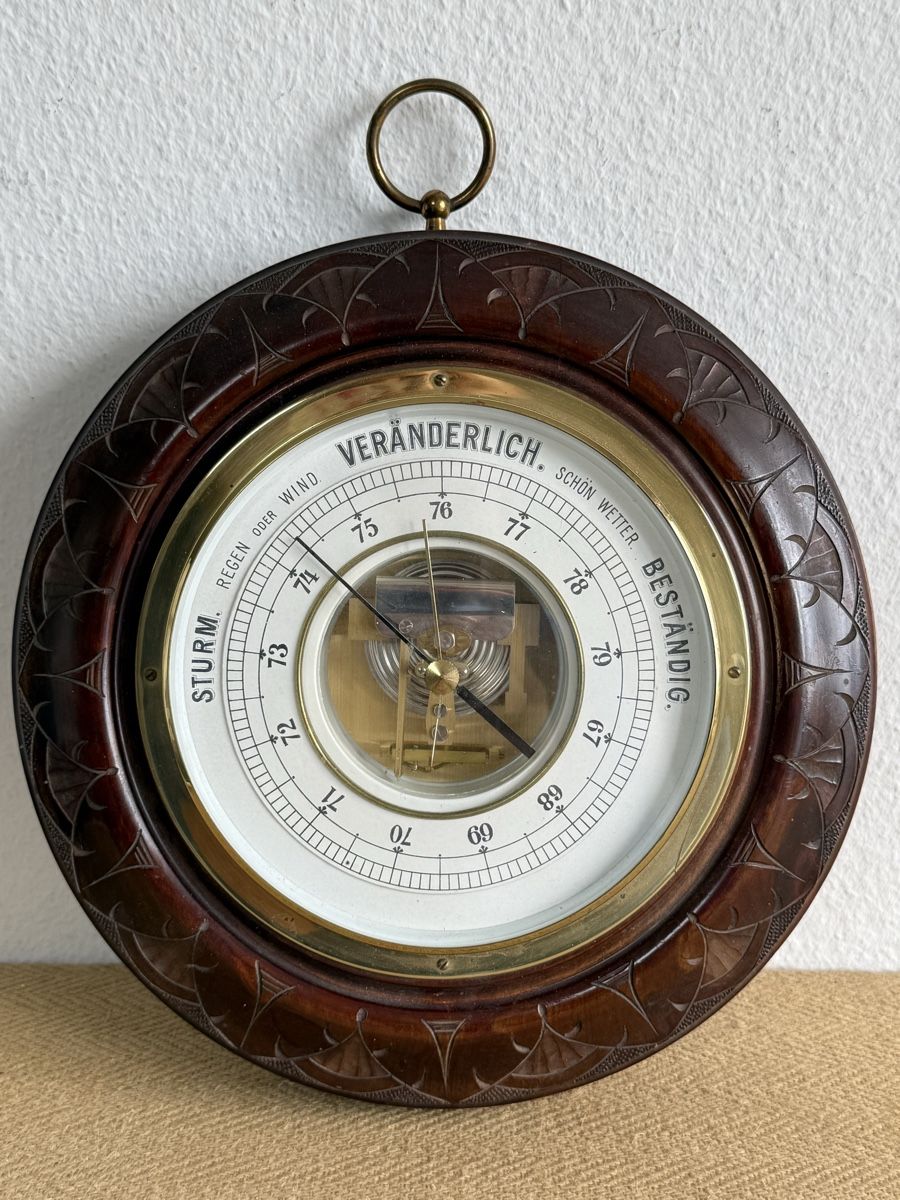 Altri elettrodomestici e apparecchi d’epoca: Grosser alter Aneroid Barometer Wandbarometer – Usato da Konolfingen venduto da petzipetz