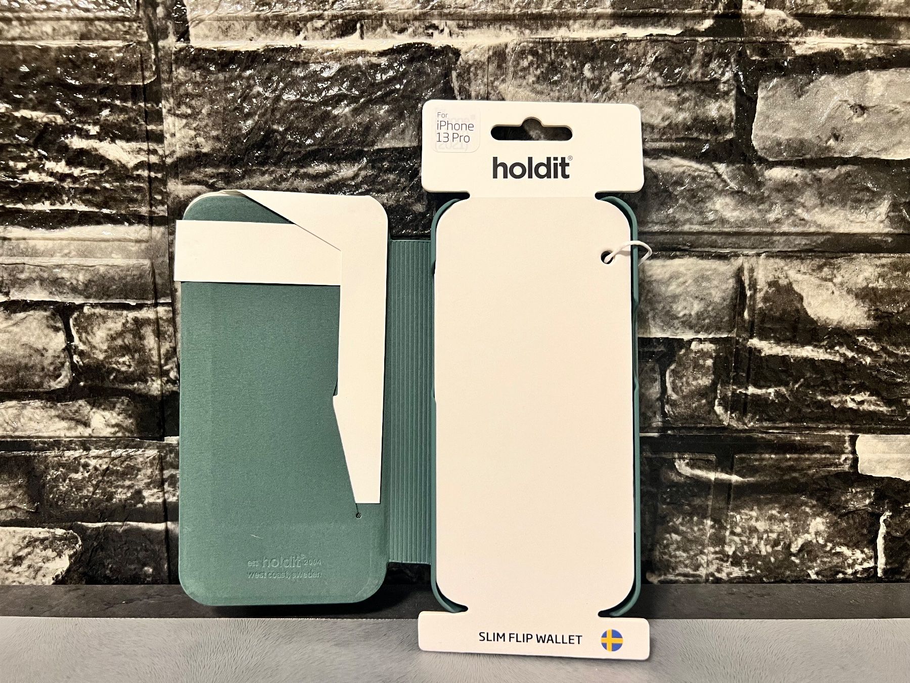 Apple Cover & Protezioni schermo: Holdit Slim Flip iPhone 13 Pro – Nuovo e nell'imballaggio originale da Bern venduto da No1e 2
