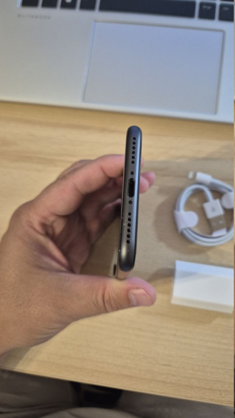 Apple Telefoni cellulari / Smartphones: iPhone 8 64GB Space Gray 3015 Akku bei 91% – Usato da Münchenbuchsee venduto da MV_Solutions 5