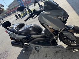 Yamaha XMAX 300 Tech MAX, Entretien à jour,Très bien équipé