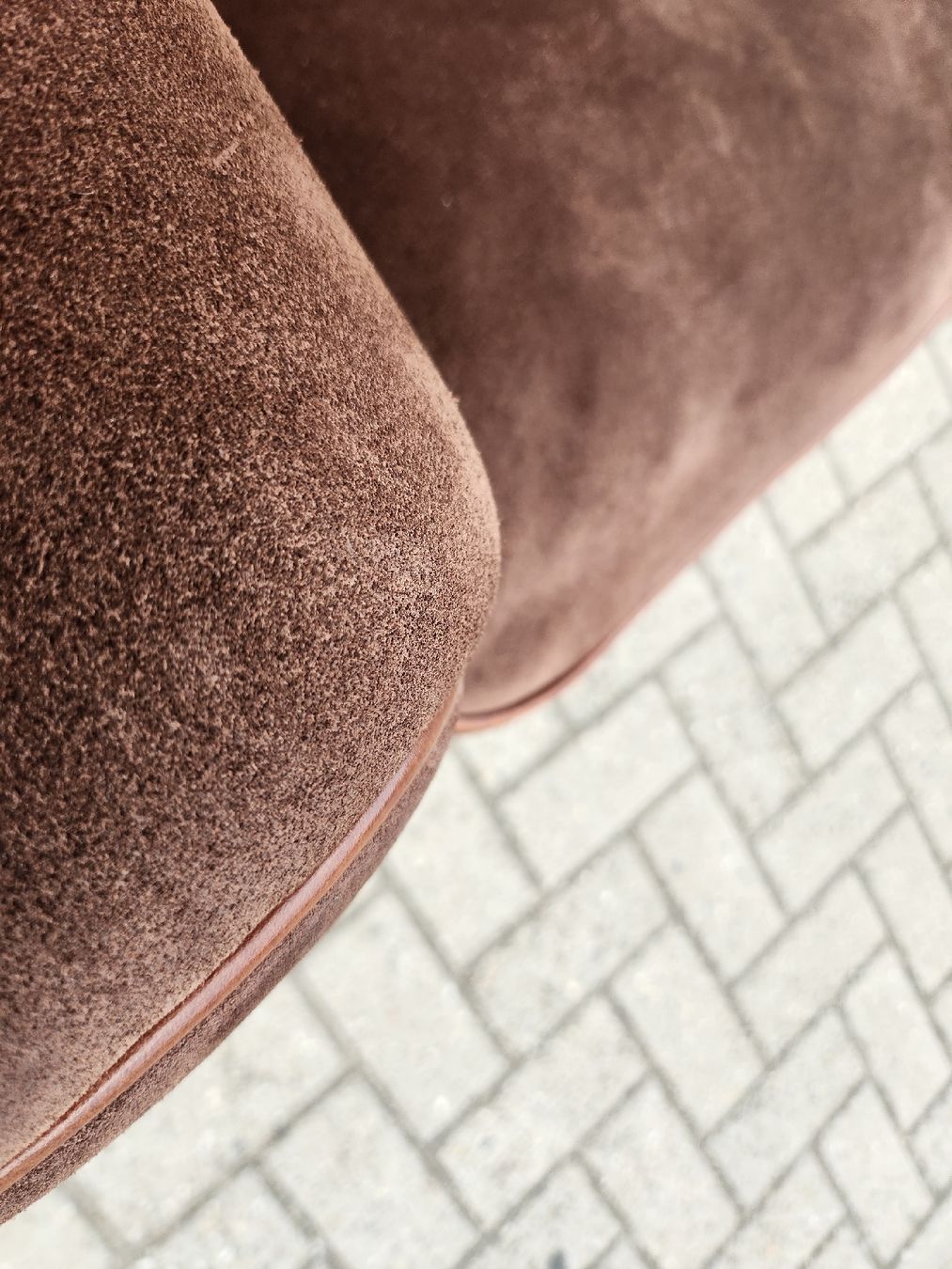 Baxter Poltrone: Baxter - Mickey Extra Armchair in Suède – Usato da Gelderland venduto da HermsenDesign 4