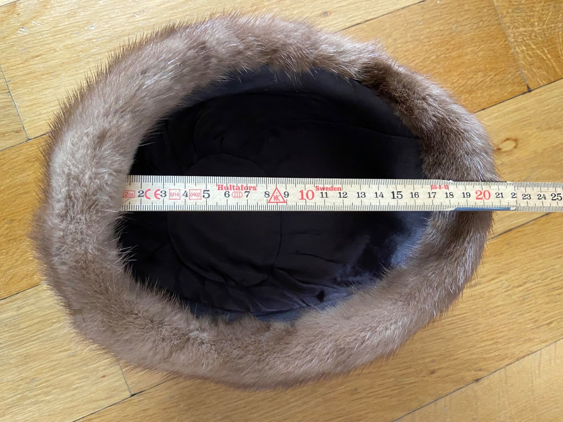 Chapeaux, bonnets & casquettes: Echtpelzhut – D'occasion à Basel par Relaphe 3