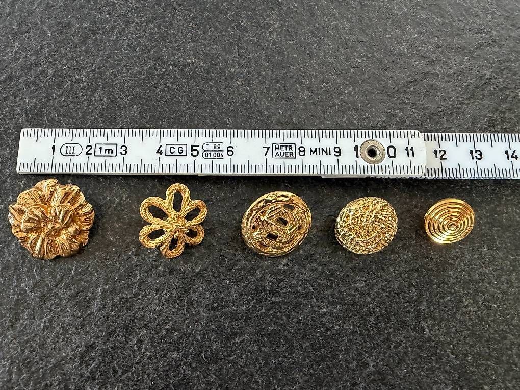 Bottoni: Lot Vintage Knöpfe – Usato da Samstagern venduto da TAAF 2
