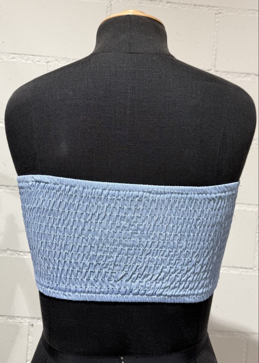 Top: NODRESS PRINTED BLUE BANDEAU TOP – Nuovo (secondo la descrizione) da Gächliwil venduto da dom_652g 2