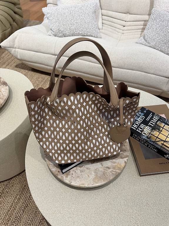 Alaia Borse da donna: ALAIA TASCHE MINA – Usato da Schwyz venduto da bofb