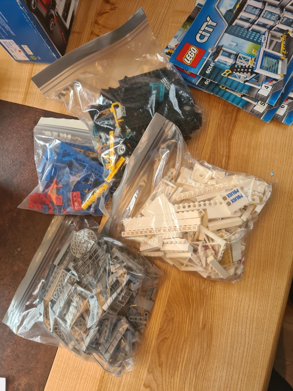 Lego Giocattoli: Lego City Polizeihauptwache 60141 – Usato da Balterswil venduto da bischoftanja 1