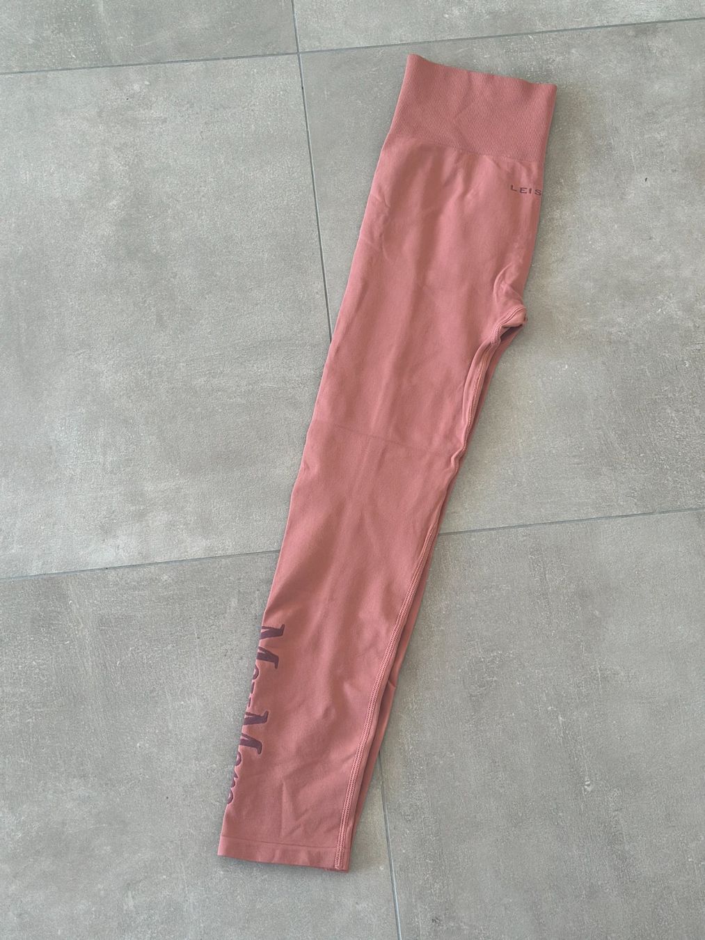 Max Mara Leggings: New leggings Max Mara – Nuovo (secondo la descrizione) da Lugano venduto da juledo 1