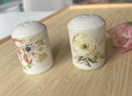 Floral Salt & Pepper Shakers Set vintage, new