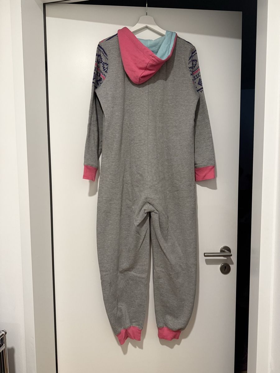Négligés & Pyjamas: Schlafanzug Overall M  – D'occasion à Basel par pau_8zcp 1