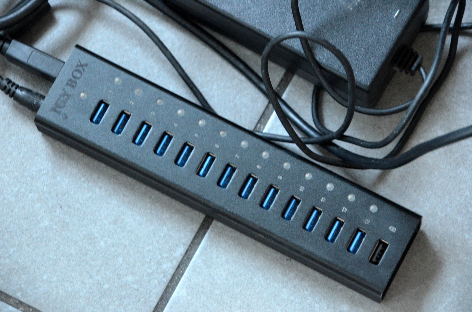 Hub & Switch: Icy Box 13 port hub USB – Usato da Collonges venduto da arashee 1