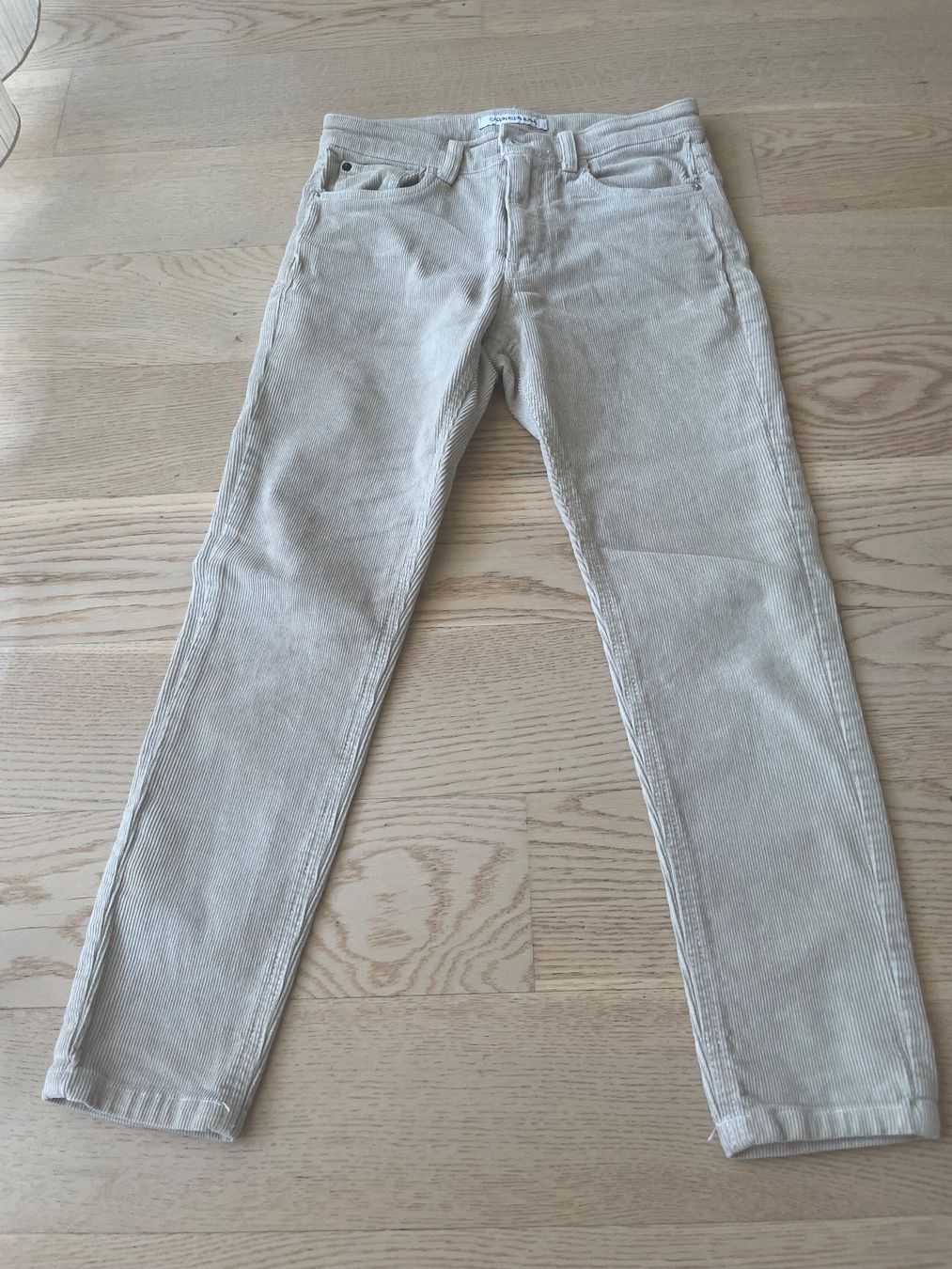 Calvin Klein Pantaloni: Calvin Klein Kinderhose Gr. 140 – Usato da Wallisellen venduto da Rally68