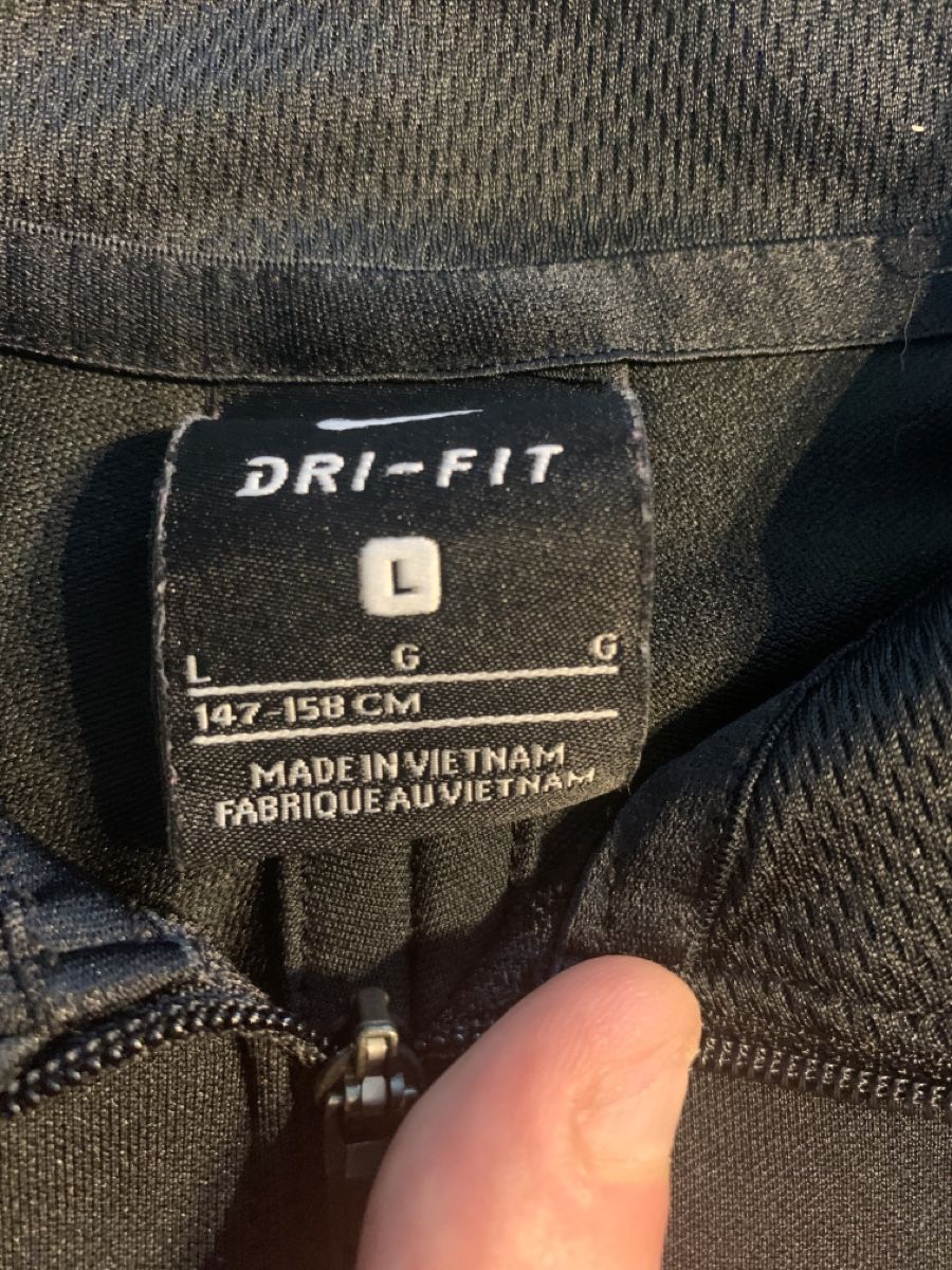 Nike Maglioni & Felpe: Pull Nike idéal pour le sport taille 146/158cm – Usato da Domdidier venduto da qatar1973 1