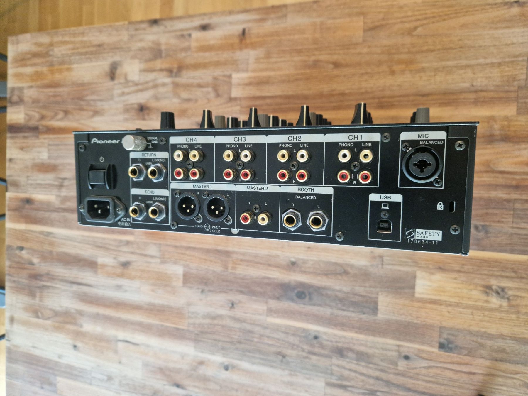 Pioneer Mischpulte: Pioneer DJM-750MK2 – Gebraucht aus Luzern von Noscript 2