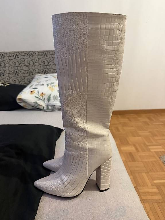 Scarpe da donna: Stiefel neu  – Usato da Fribourg venduto da qen_sj87 1