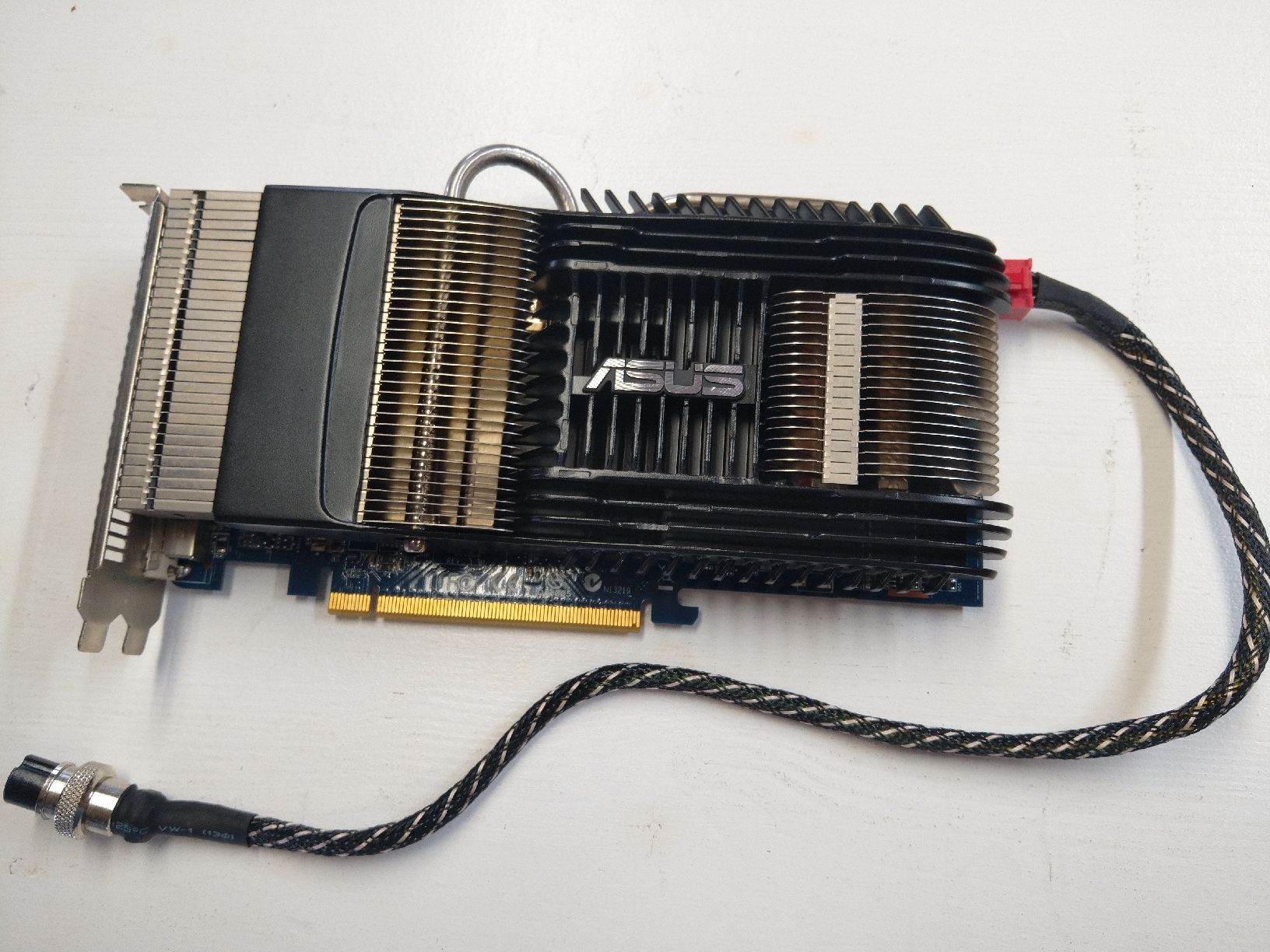 Asus Grafikkarten: ASUS EN9600GT Silent HTDI Graphics Card – Gebraucht aus Dierikon von tasticfantastic