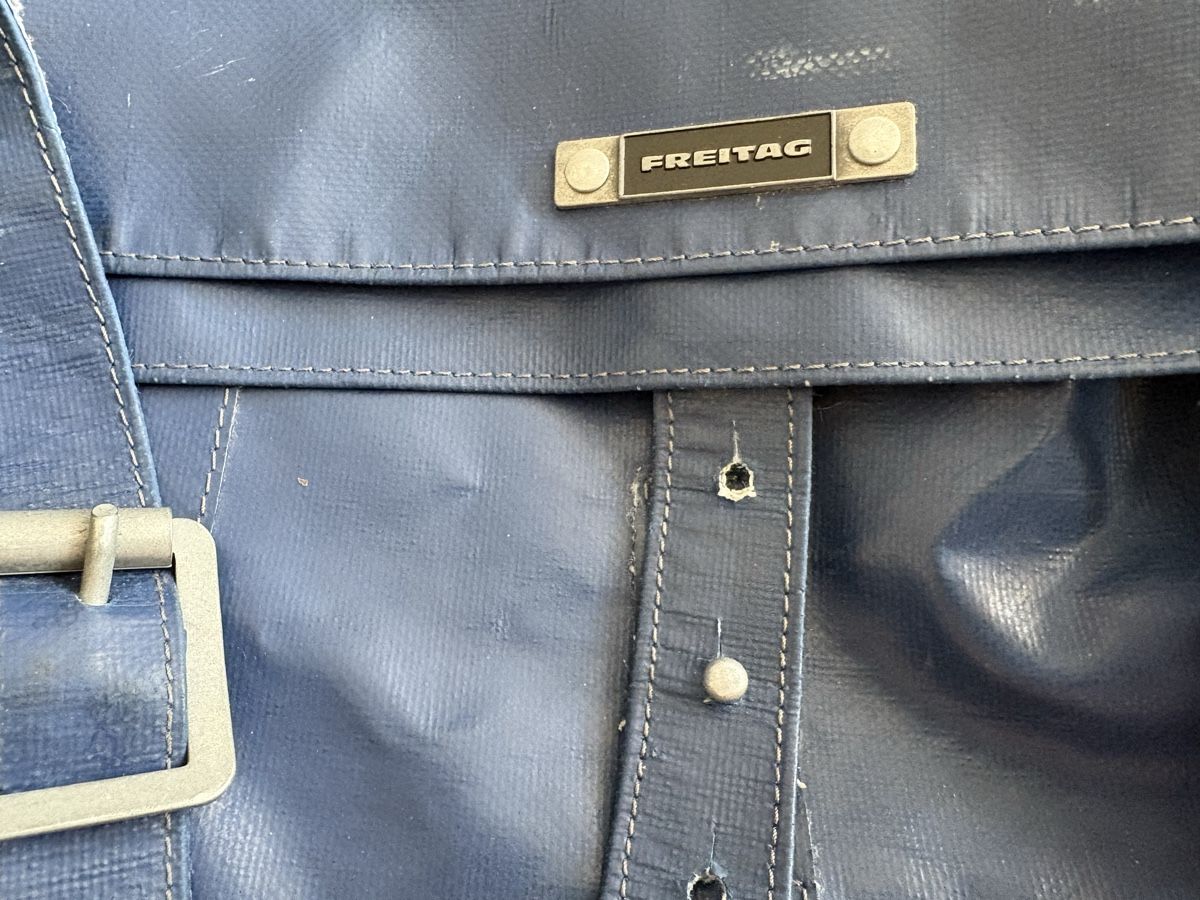 Freitag Sacs: Freitag R503 "Reference Linie" Tasche blau gebraucht – D'occasion à Basel par Sandra2109