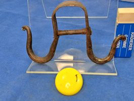 1 antiker Doppel Joch Haken, Schmiedeisen (LOT1770#AEW9)
