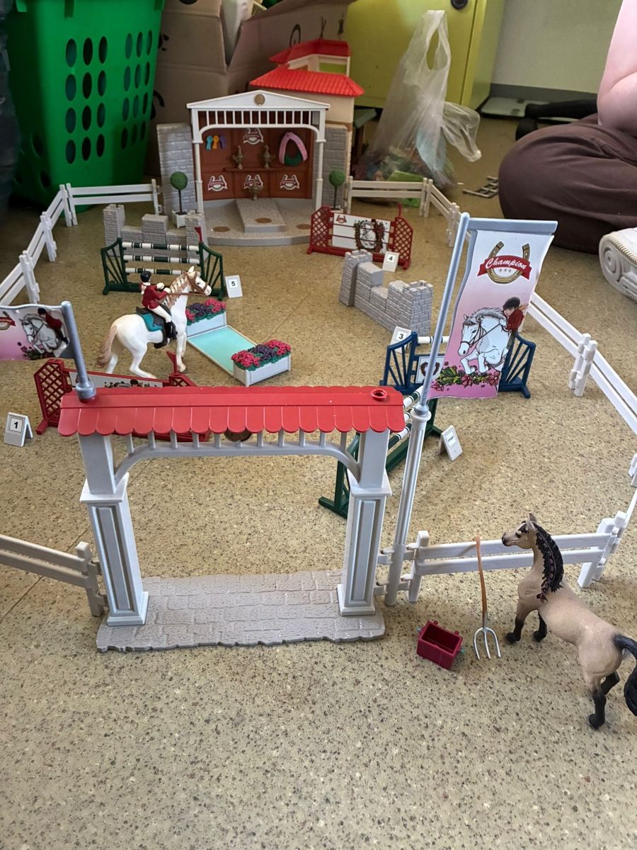 Schleich Jouets: Schleich Turnierplatz – D'occasion à Zuchwil par moa_kel 1