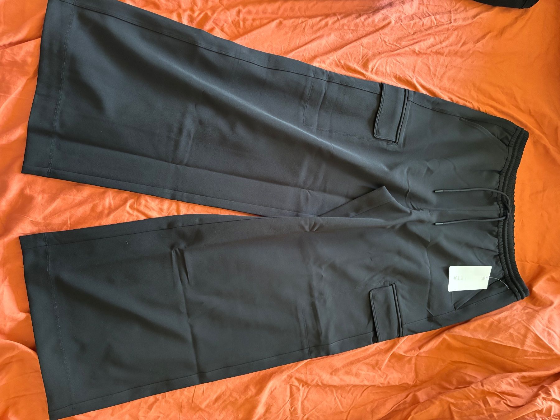 Pantaloni: Athleta Promenade Cargo Pant - Taille M/P – Nuovo e nell'imballaggio originale da Peseux venduto da lal_gpc5
