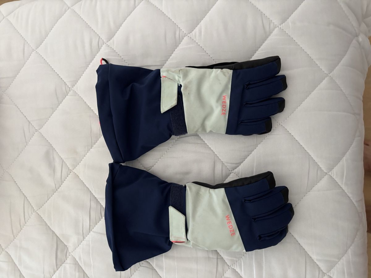 Decathlon Guanti & manicotti: Decathlon Wedze skiing gloves S – Usato da Schindellegi venduto da jac_55n5 1