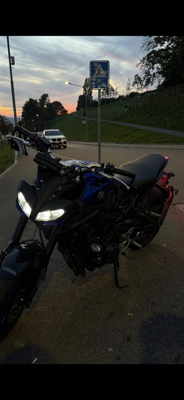 Yamaha Strada: Mt09 2020 – Usato da Zürich venduto da mic_n9qy