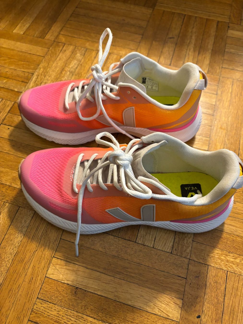 Veja Damenschuhe: Veja – Gebraucht aus Genève von per_7kcs