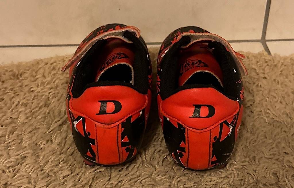 Chaussures garçon: Fußballschuhe mit Klettverschluss 31 – D'occasion à Fehren par Flugzeug1177 2