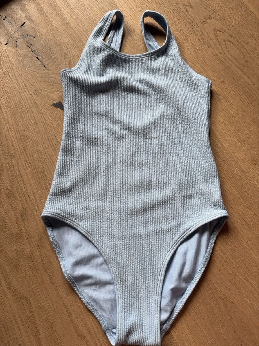 H&M Costumi da bagno & Bikini: H&M Badeanzug hellblau Gr. 134/140  – Usato da Saanenmöser venduto da ballerinas