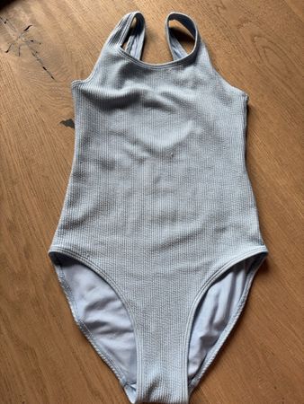 H&M Badeanzug hellblau Gr. 134/140 