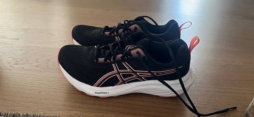 Damenschuhe: Laufschuhe Gr. 39 – Gebraucht aus Liebefeld von sev_8dy8