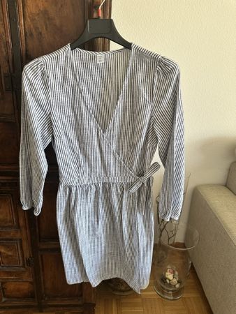 Robe Old Navy à rayures, taille XS, parfait pour l'été!