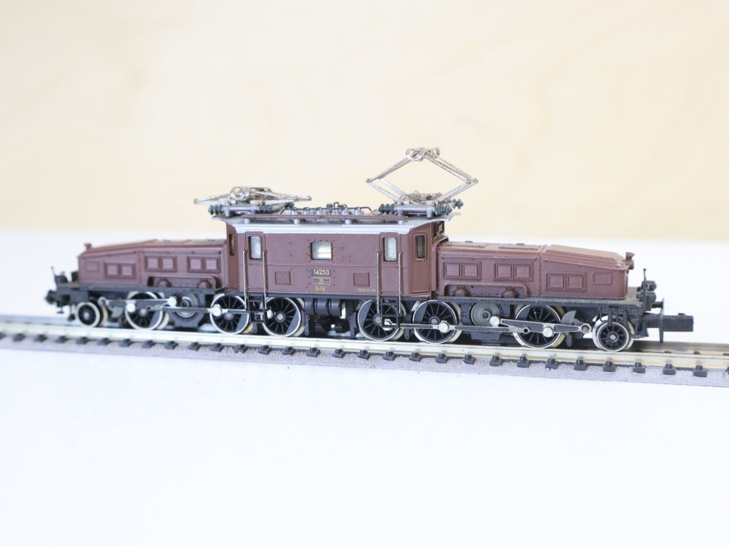 Arnold Modellini di ferrovie: ARNOLD SBB Krokodil E-Lok Ce 6/8 - Spur N – Usato da Winterthur venduto da Monstera