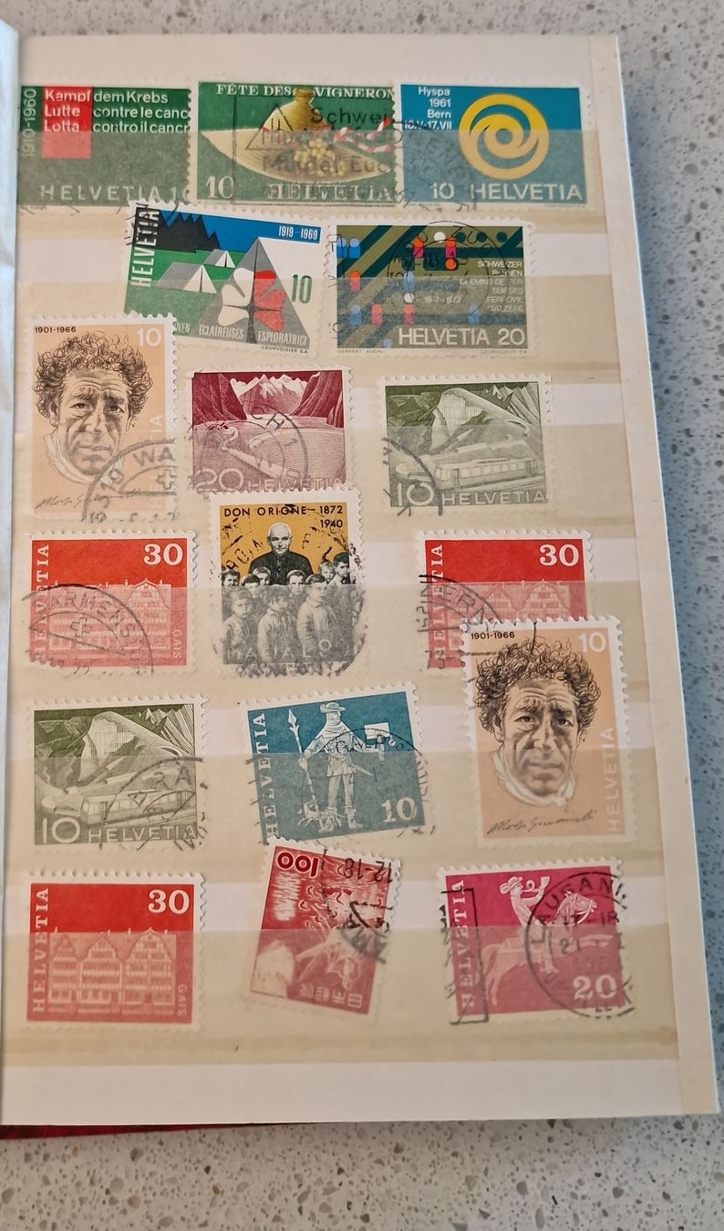 Tous les timbres: Briefmarkensammlung Divers #8 – D'occasion à Horw par Aquim