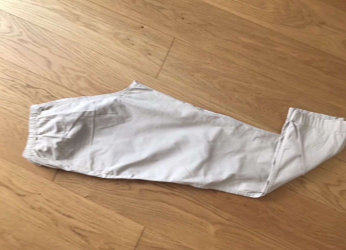 Pantaloni: Helle beige Chinohose mit elastischem Bund ch.vogele – Usato da Untersiggenthal venduto da mic_ksv9 2