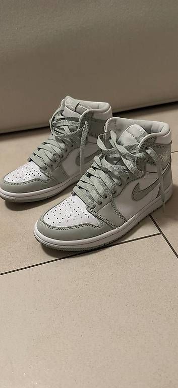 Herrenschuhe: Nike Jordan 1 High 36.5 – Gebraucht aus Thalwil von giulia123_