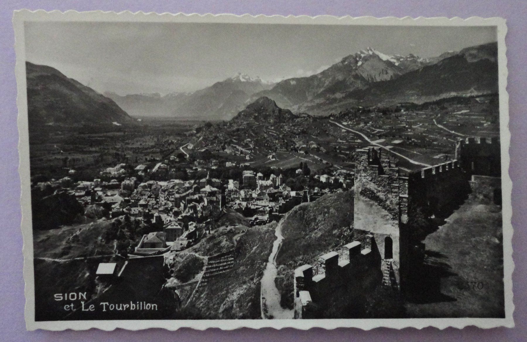 Cartes postales: Sion et Le Tourbillon – Défectueux à Fétigny par Billy2miny