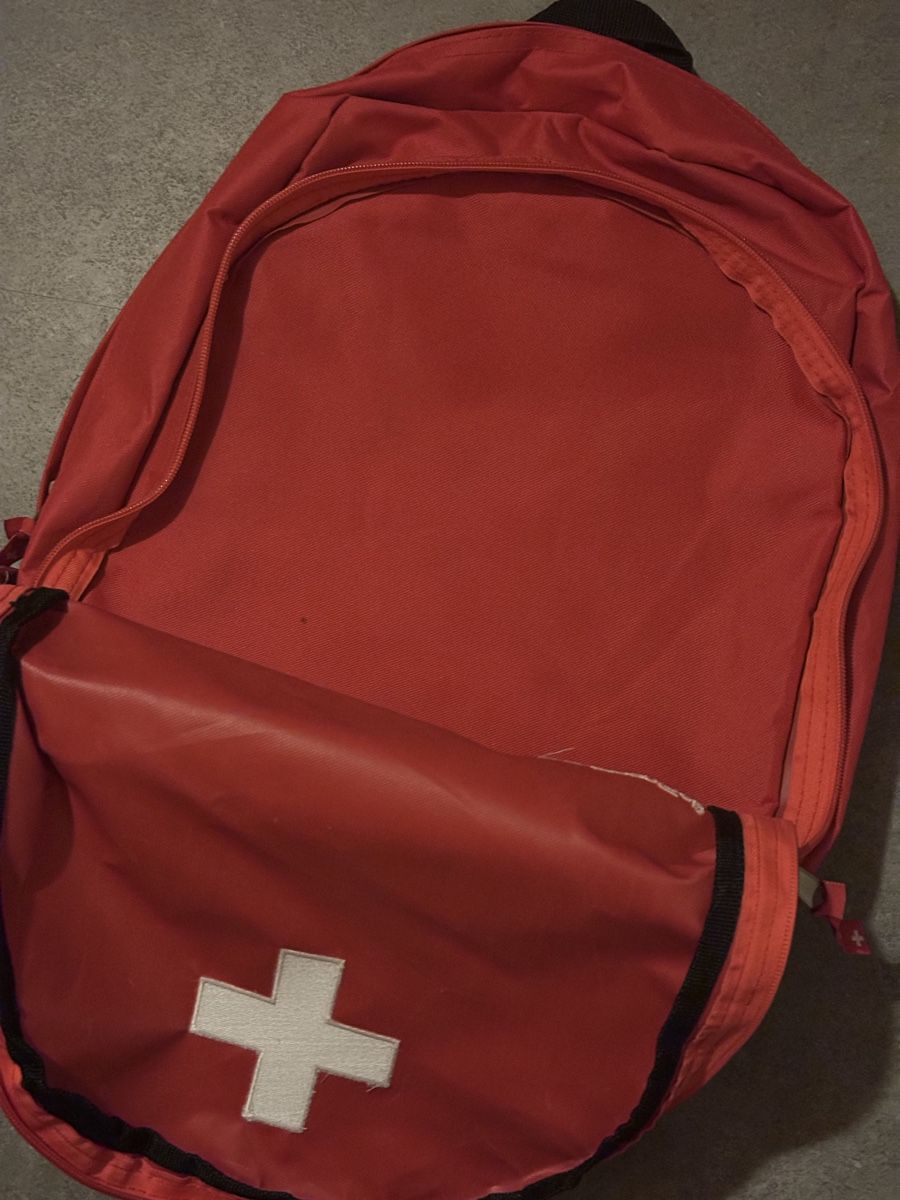 Zaini: Roter Spanset Rucksack mit Schweizerkreuz – Nuovo (secondo la descrizione) da Flanthey venduto da ale_xandra 3