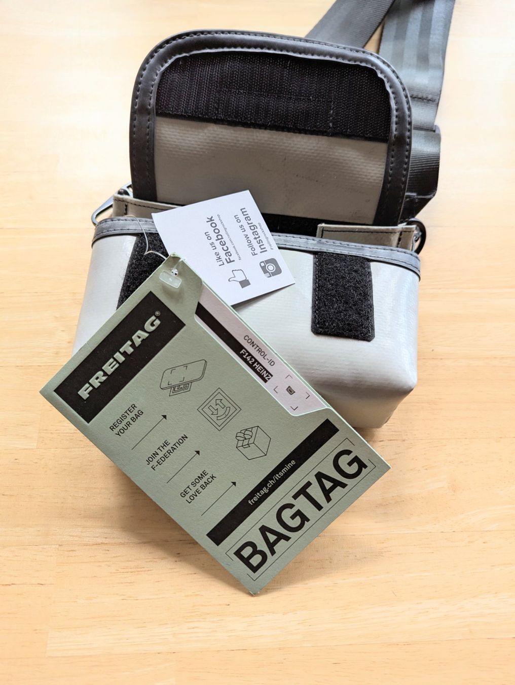 Freitag Borse: FREITAG Tasche Heinz, hellgrau, neu – Usato da Bertschikon Gossau venduto da Tokibunny 1