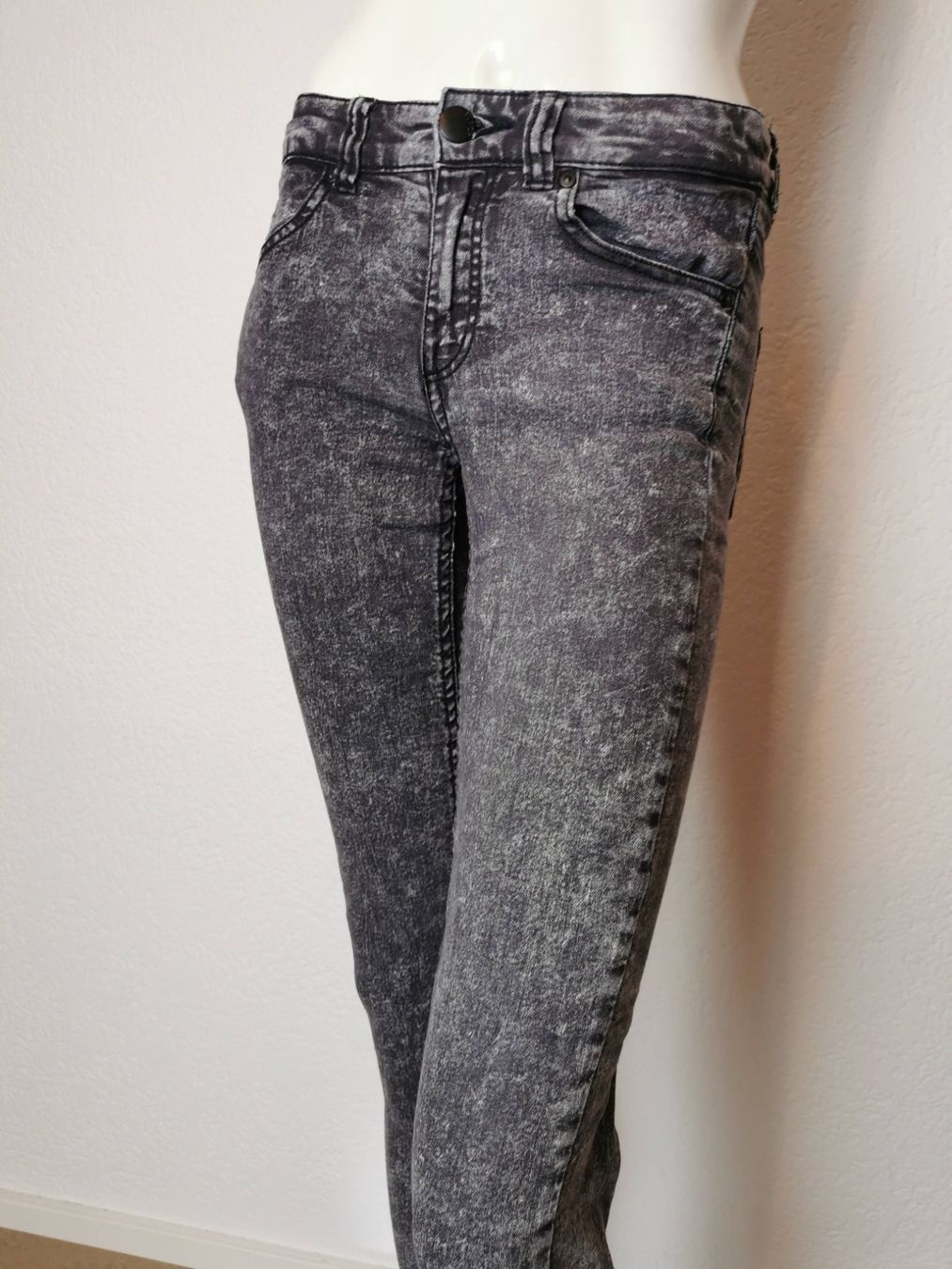 Jeans: Jeans grau Damen anthrazit - S – Usato da Wettingen venduto da JasminL92-3 2