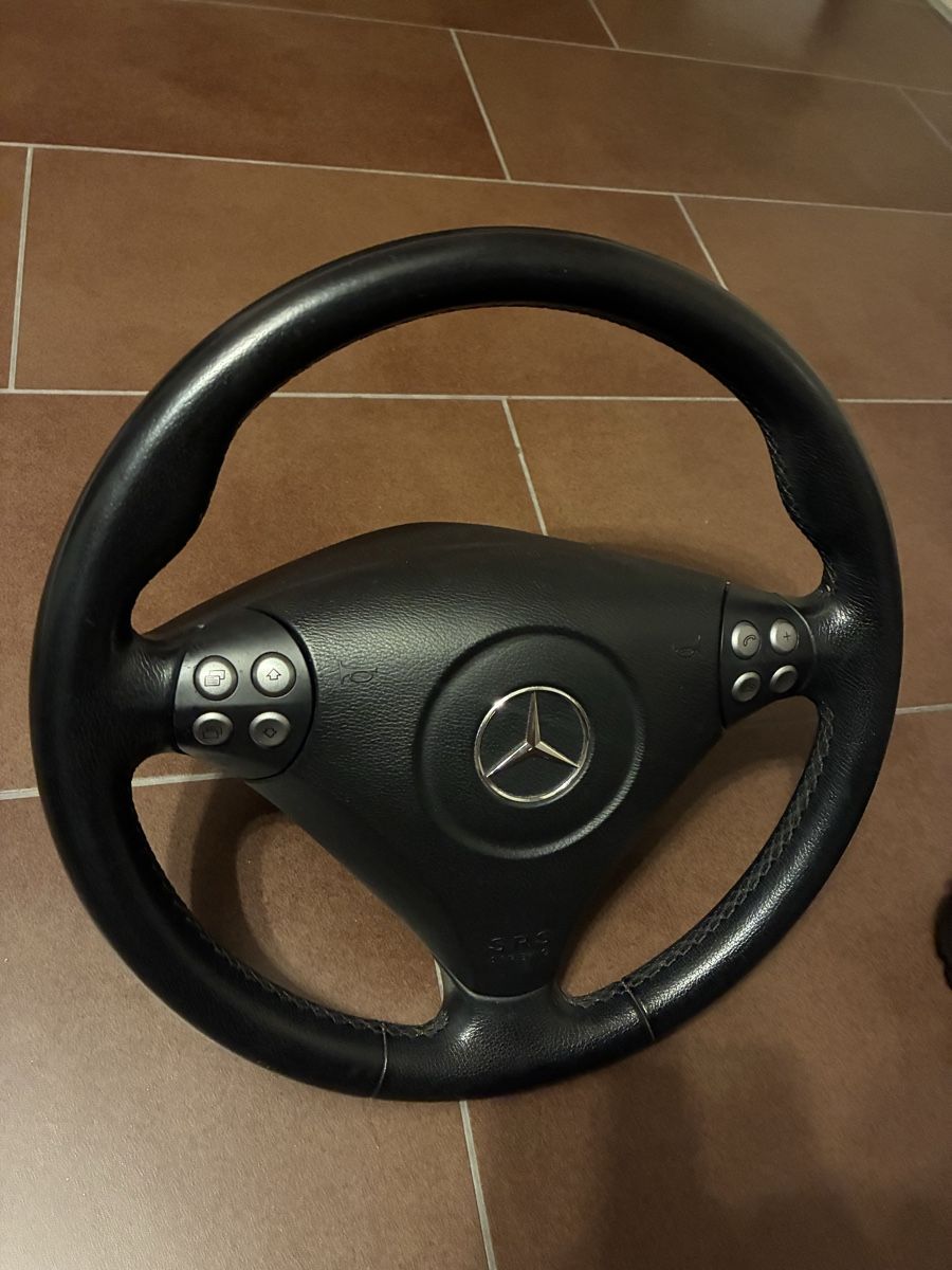 Mercedes-Benz Alle Autoersatzteile: Mercedes C-Klasse, CLK, SLK - Lenkrad Airbag – Gebraucht aus Brüttisellen von executiveimports 1