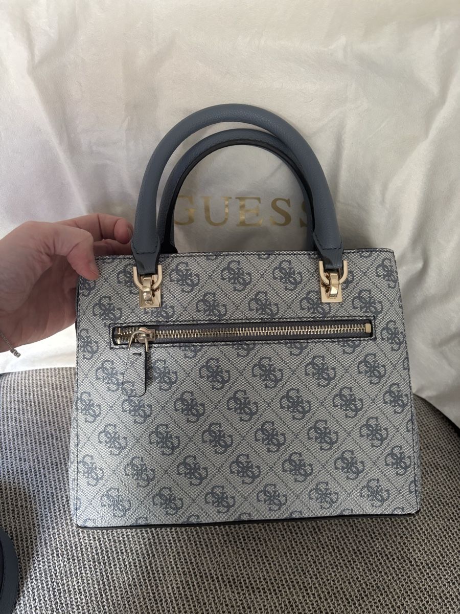 Guess Borse da donna: Guess Blue Patterned cross body handbag and purse – Usato da Zürich venduto da fra_f66n 2