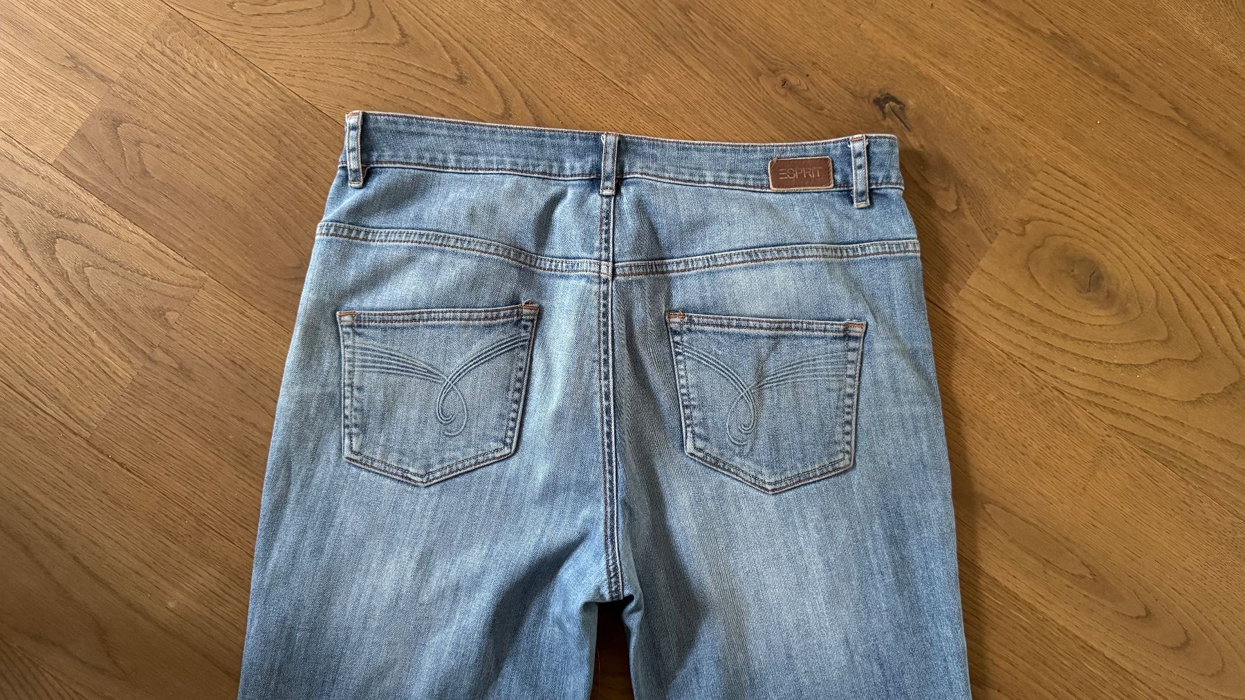 Esprit Jeans: Esprit Damen Caprijeans in Gr 32 – Usato da Riehen venduto da To120 4