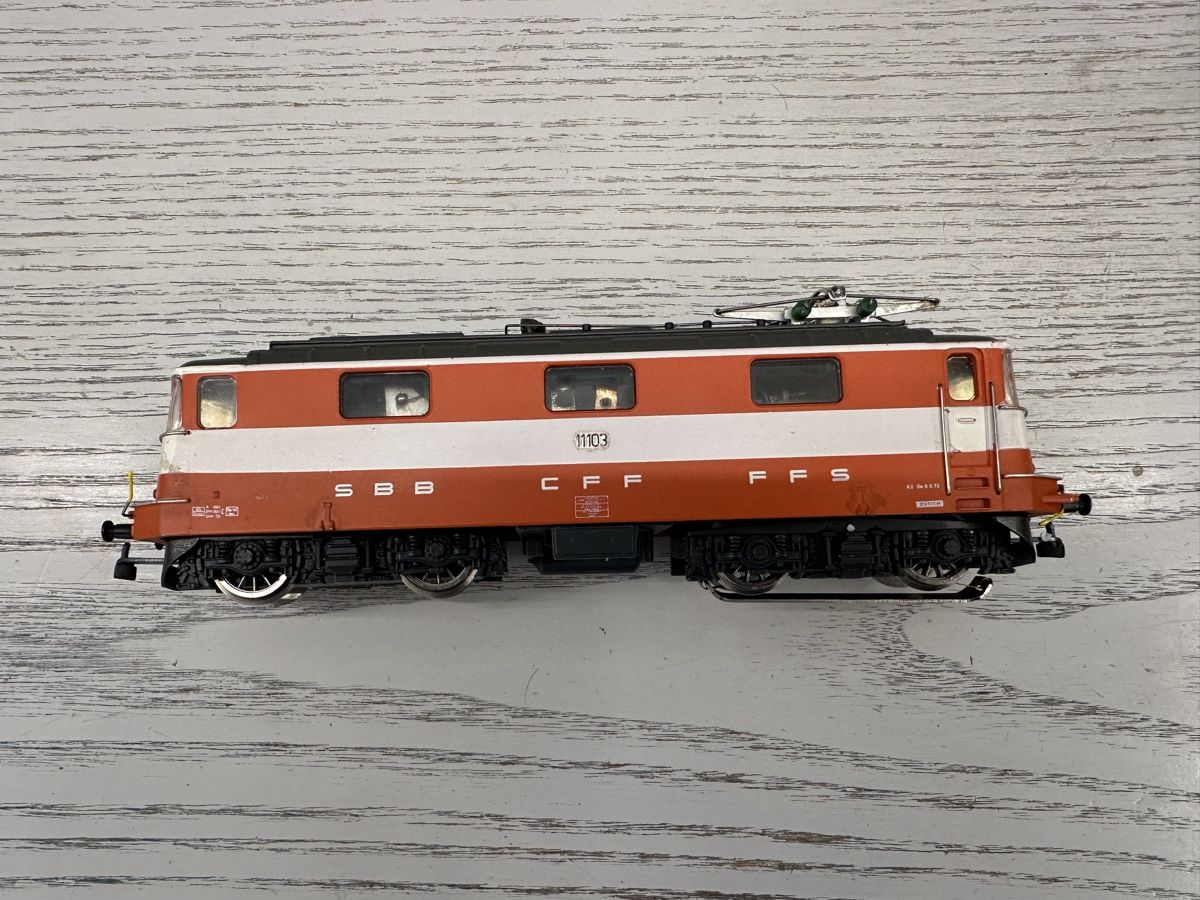 Hag Modellini di ferrovie: Hag Nr 210 SBB Re 4/4 II Swiss Express – Usato da Lupsingen venduto da New-Haven 3