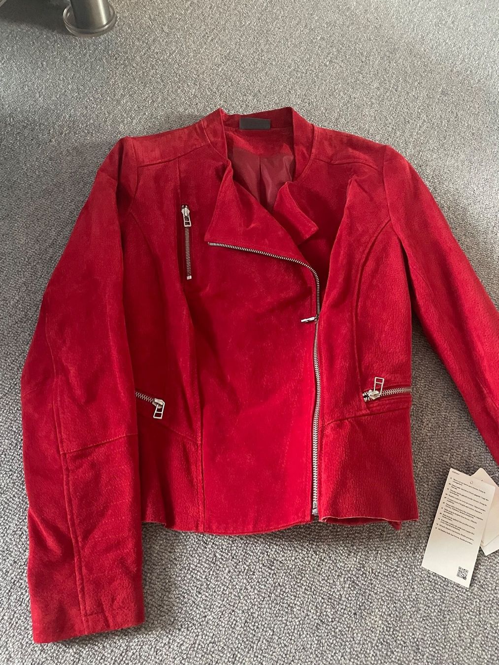 C&A Giacche: Rote Wildlederjacke Grösse M neu – Nuovo e nell'imballaggio originale da Münchenstein venduto da nel_57mj 7