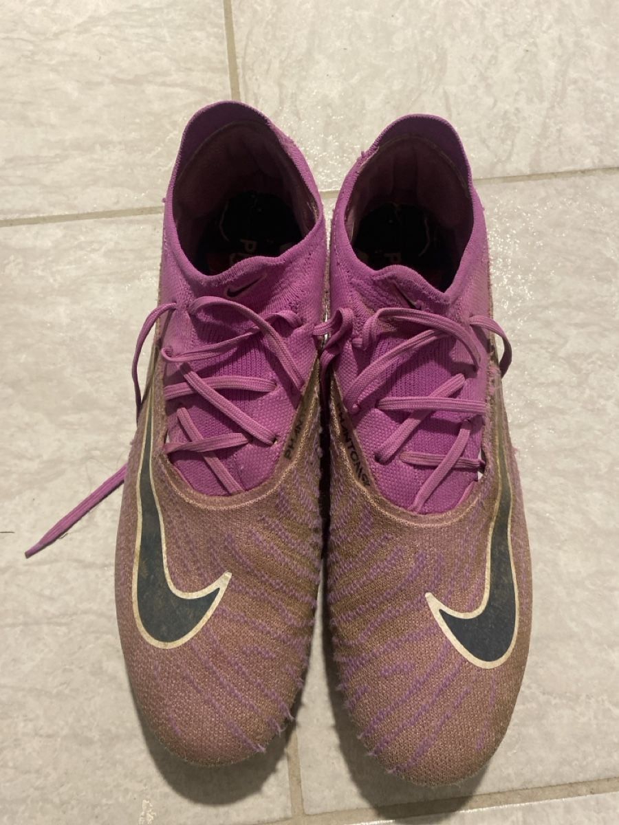 Chaussures hommes: Fussballschuhe Gr.44 – D'occasion à Wangen b. Olten par janfon